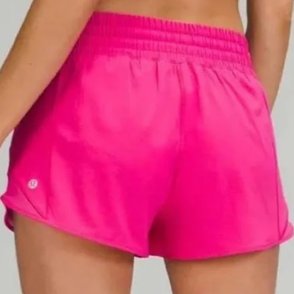 lululemon athletica Sonic Pink Hotty Hots Size 8 4 Inch